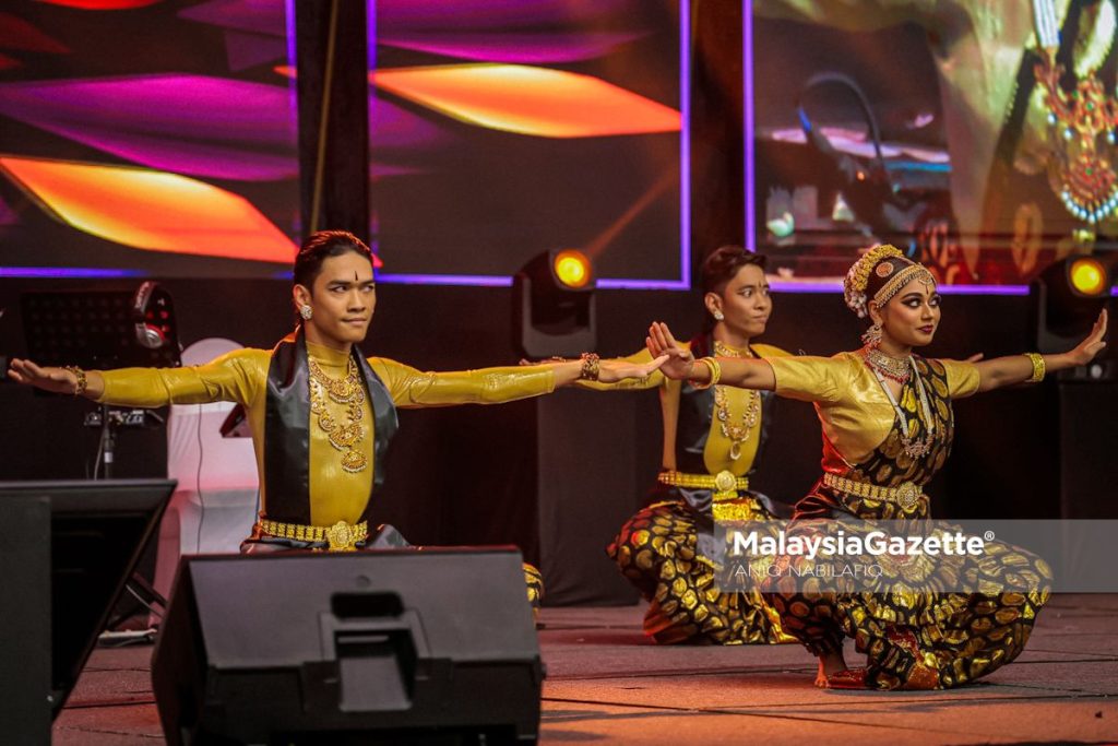 Sultan Perak berkenan berangkat ke majlis sambutan Deepavali Perak