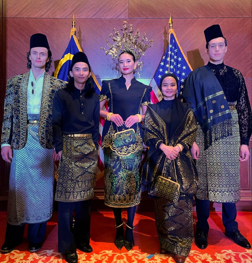 Zachrin Jaafars: Busana tempatan berjiwa Perak diangkat ke pentas global