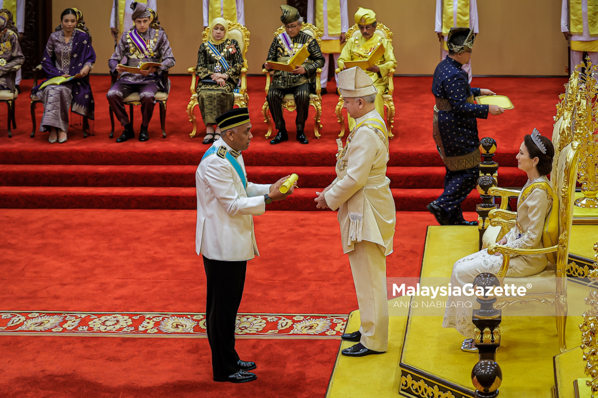 Keputeraan Sultan Perak Sultan Nazrin Muizzuddin Shah, Darjah Kebesaran Perak, Pingat Negeri Perak, Ketua Setiausaha Negara, Shamsul Azri Abu Bakar, Istiadat Penganugerahan, Istana Iskandariah, Kuala Kangsar, Hari Keputeraan Sultan Nazrin, Saarani Mohamad, Kerajaan Negeri Perak