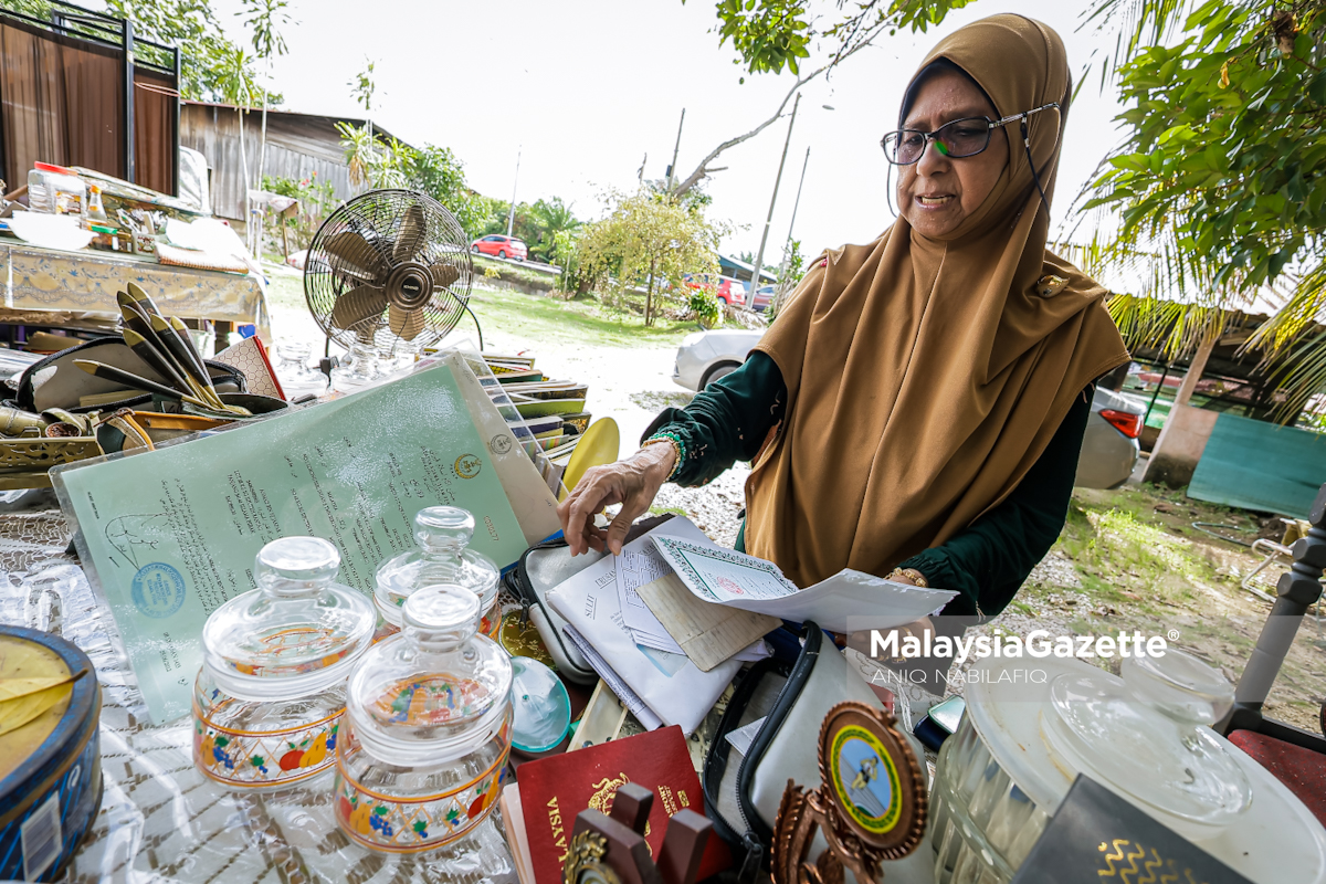 MalaysiaGazette hulur sumbangan MalaysiaGazette, MG Perak, Banjir kilat Perak, Bantuan banjir, Sumbangan MG, Kampung Dew, Simpang Empat, Empangan Bukit Merah, Kemanusiaan, Wartawan MalaysiaGazette, Reza A. Hamid, Jamilah Ghazali, Kemanusiaan Malaysia, Banjir di Kerian