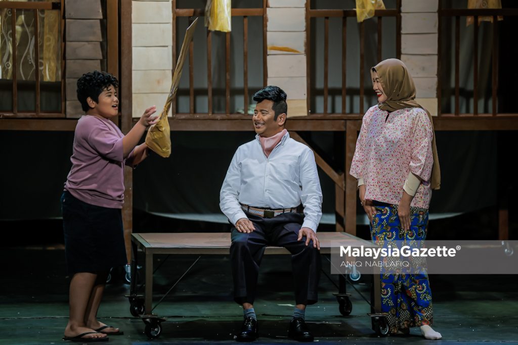 ‘Kampung Boy’, fiksyen autobiografi Datuk Lat diangkat ke pentas JKKN Perak