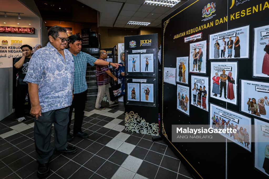 Datuk Lat beri karyawan kebebasan penuh untuk menghidupkan teater ‘Kampung Boy’