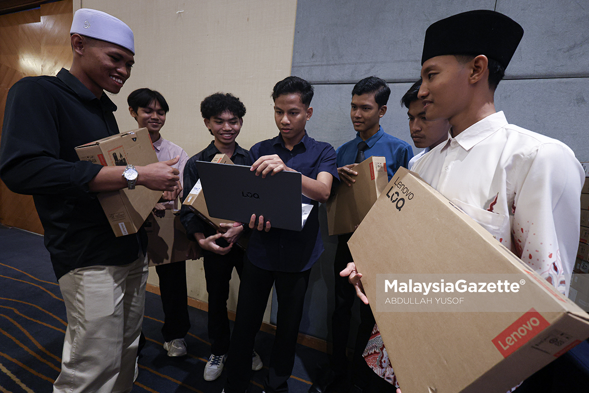 Anak yatim piatu jadi pakar jantung Muhamad Assuwad Mohamad Yusof pelajar asnaf Perak MAIPk bantuan pendidikan Skim Biasiswa Pelajaran Baitulmal kisah inspirasi SPM cita-cita pakar jantung pelajar USIM Syariah MAIPk Dermasiswa Profesional
