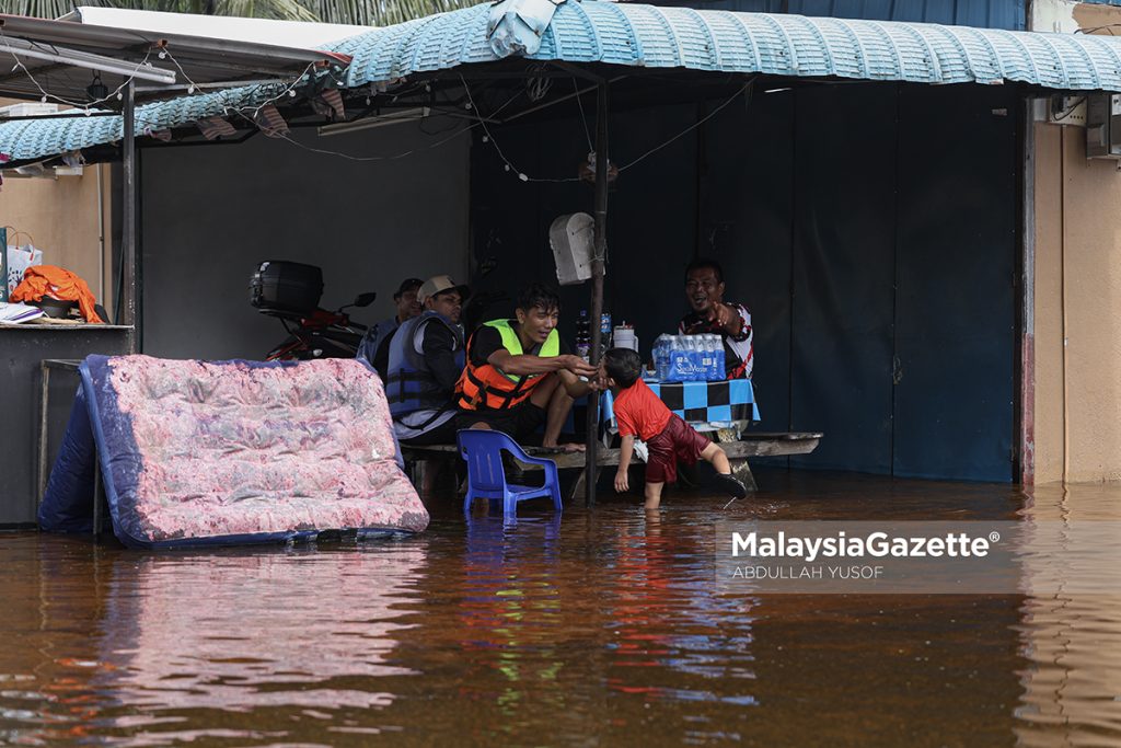 tindakan susulan yang sedang diambil oleh pihak Jawatankuasa Pembangunan dan Keselamatan Kampung (JPKK) adalah memastikan kedaman penduduk berada dalam keadaan selamat sebelum mereka dibenarkan pulang