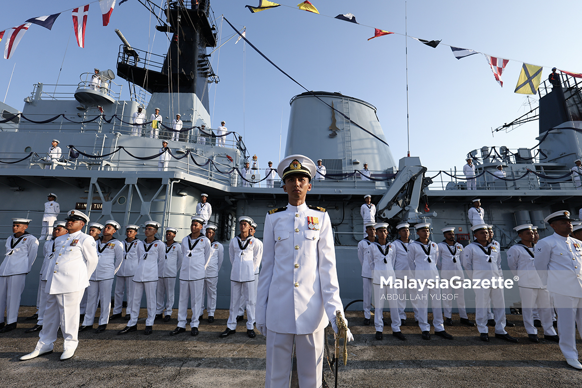 Pelucutan tauliah KD Hang Tuah KD Hang Tuah TLDM Kapal Diraja Hang Tuah KD Hang Tuah dilucut tauliah TLDM Lumut Sejarah KD Hang Tuah Program Transformasi 15 ke 5 TLDM