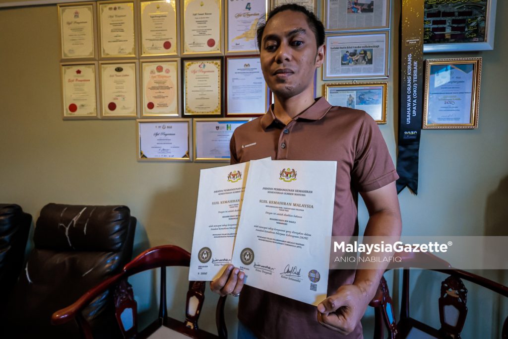 Khairruddin bangkit setelah hilang penglihatan, kini usahawan pusat urutan, refleksologi