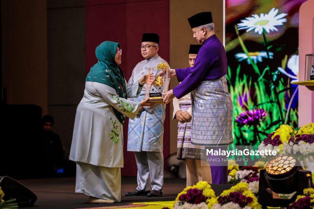 Sultan Nazrin berkenan sampaikan hadiah Tilawah, hafazan al-Quran Perak