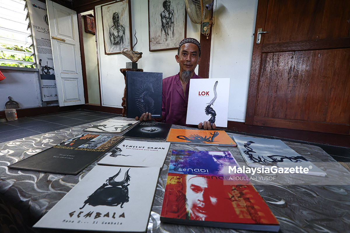 arca besi Raja Shahriman pengarca Raja Shahriman Raja Aziddin, seni arca besi Malaysia, arca tempa besi tradisional, seni arca Kuala Kangsar, pengarca tersohor negara, seni visual Malaysia