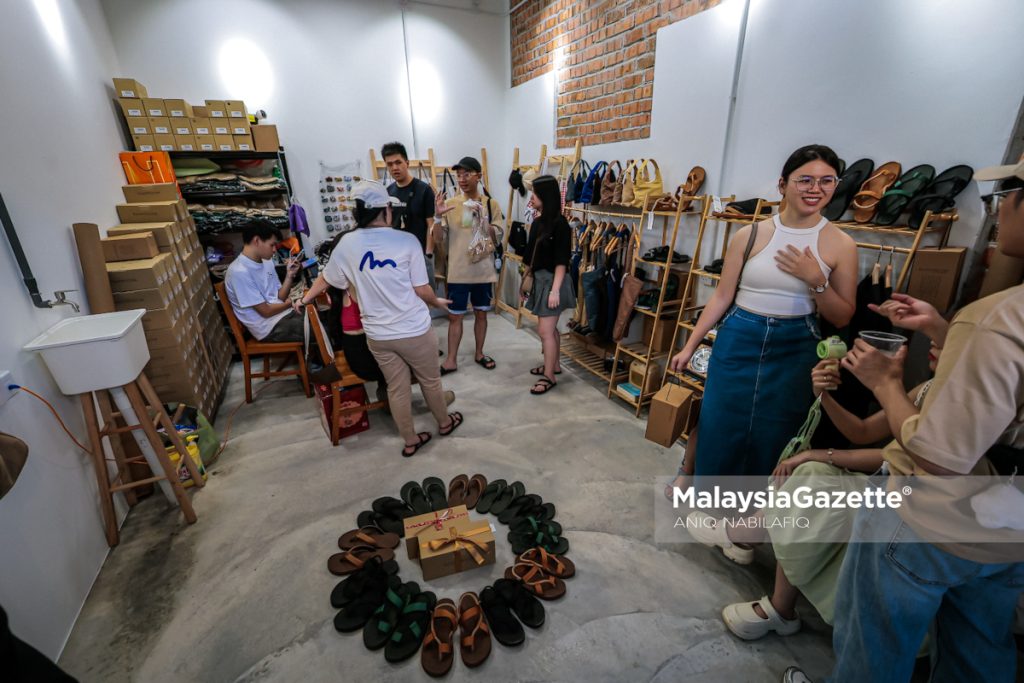 RIGHTNOW cipta selipar 'ikonik' guna tayar terbuang, sokong kelestarian alam