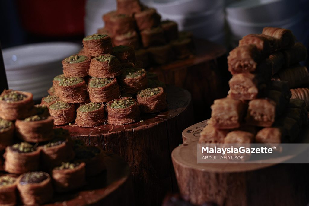 ‘Bazar Di Kelly’ guna kotak ganti beg plastik, praktikal, mesra alam