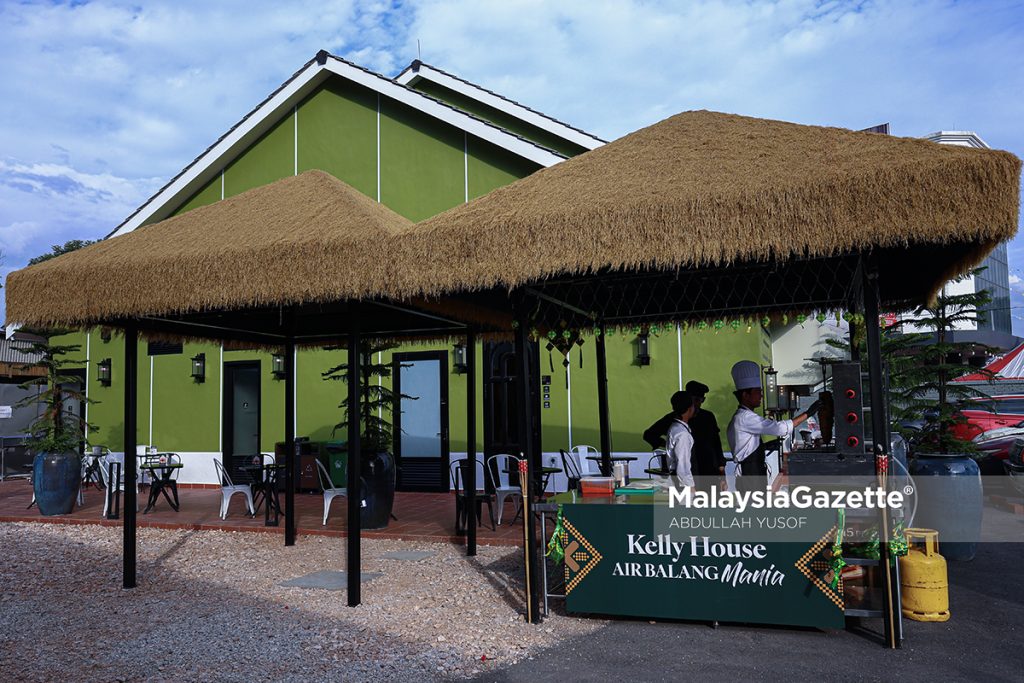 ‘Bazar Di Kelly’ guna kotak ganti beg plastik, praktikal, mesra alam