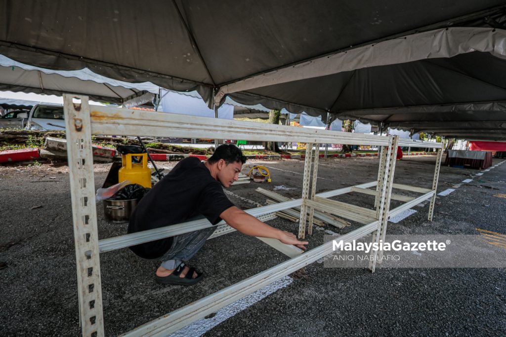 Persiapan bazar Ramadan lancar, peniaga bersedia sambut pengunjung esok