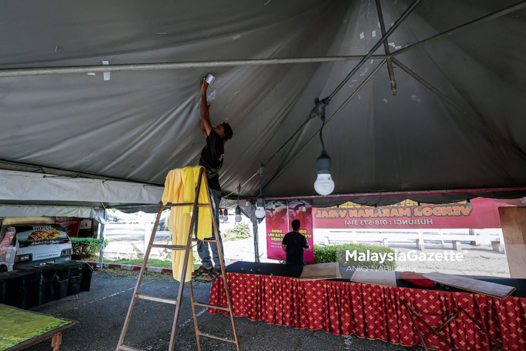 Persiapan bazar Ramadan lancar, peniaga bersedia sambut pengunjung esok