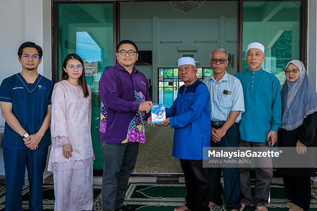 CSR Ramadan: HSB infaq mesin tekanan darah kepada masjid, surau