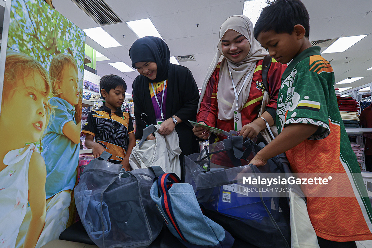 anak yatim asnaf terima sumbangan raya Ipoh sumbangan Hari Raya anak yatim program CSR Ramadan Ipoh bantuan asnaf Perak kelengkapan raya anak yatim program kebajikan Ipoh KPJ Ipoh CSR shopping raya anak yatim