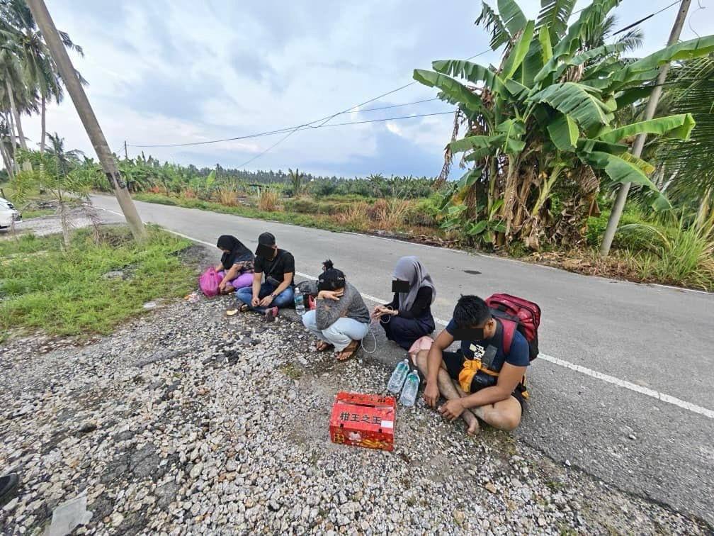 seludup migran Bagan Datuk penyeludupan migran Perak migran Indonesia Bangladesh ditahan operasi polis Bagan Datuk tekong darat ditahan transporter migran imigresen haram Malaysia jenayah penyeludupan manusia