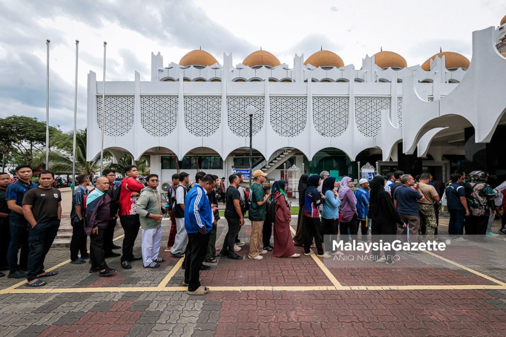 PRIM kekal tradisi lebih sedekad, agih 7,000 nasi beriani percuma