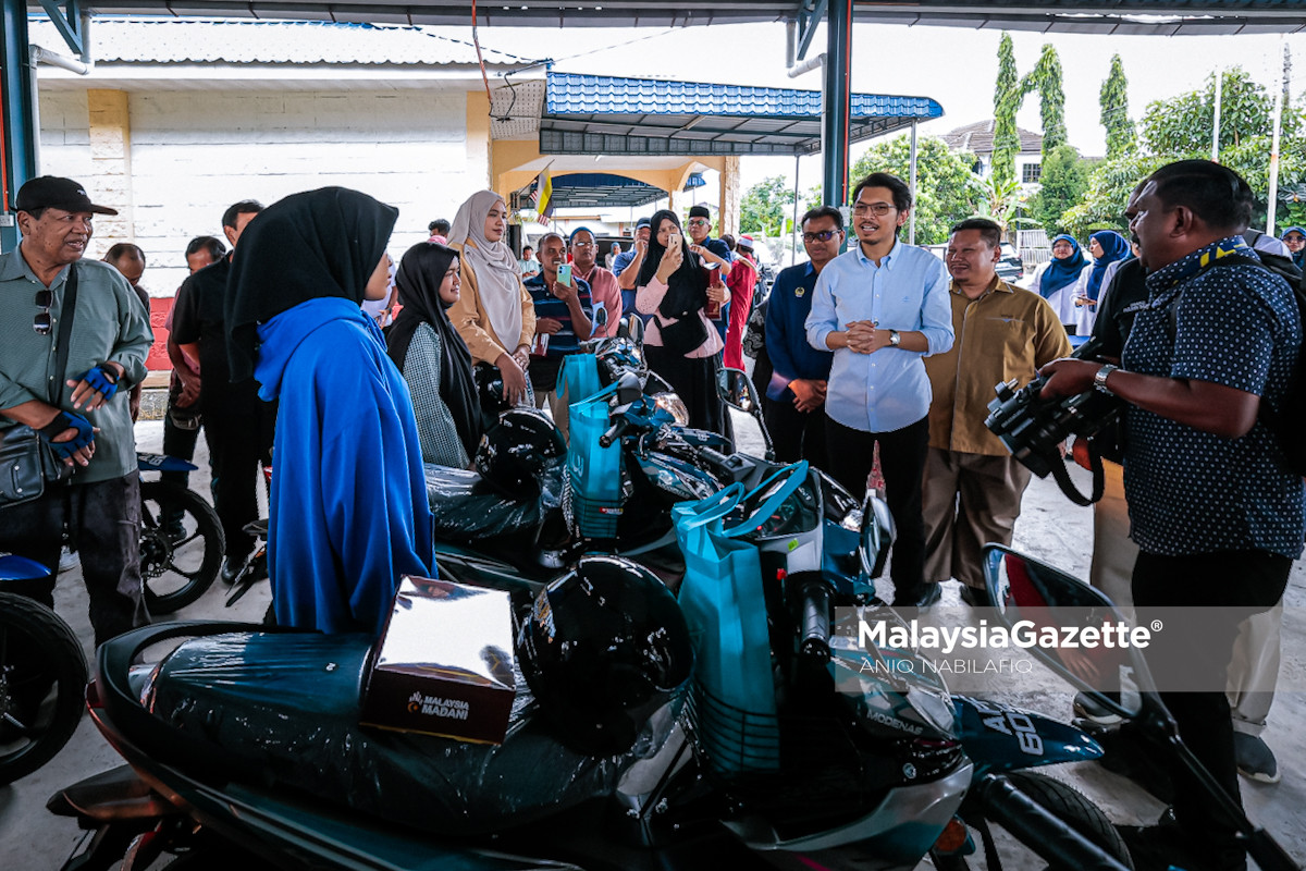 sumbangan motosikal eKasih Perak Inisiatif Sejahtera MADANI, bantuan motosikal kerajaan, penerima eKasih Perak, bantuan golongan miskin Perak, program bantuan kerajaan Malaysia, ICU Jabatan Perdana Menteri