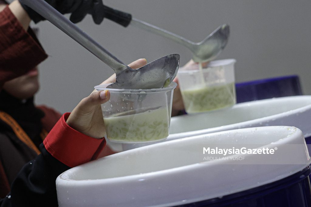 Bubur anak lebah tarikan Mega Bubur Lambuk UniKL RCMP