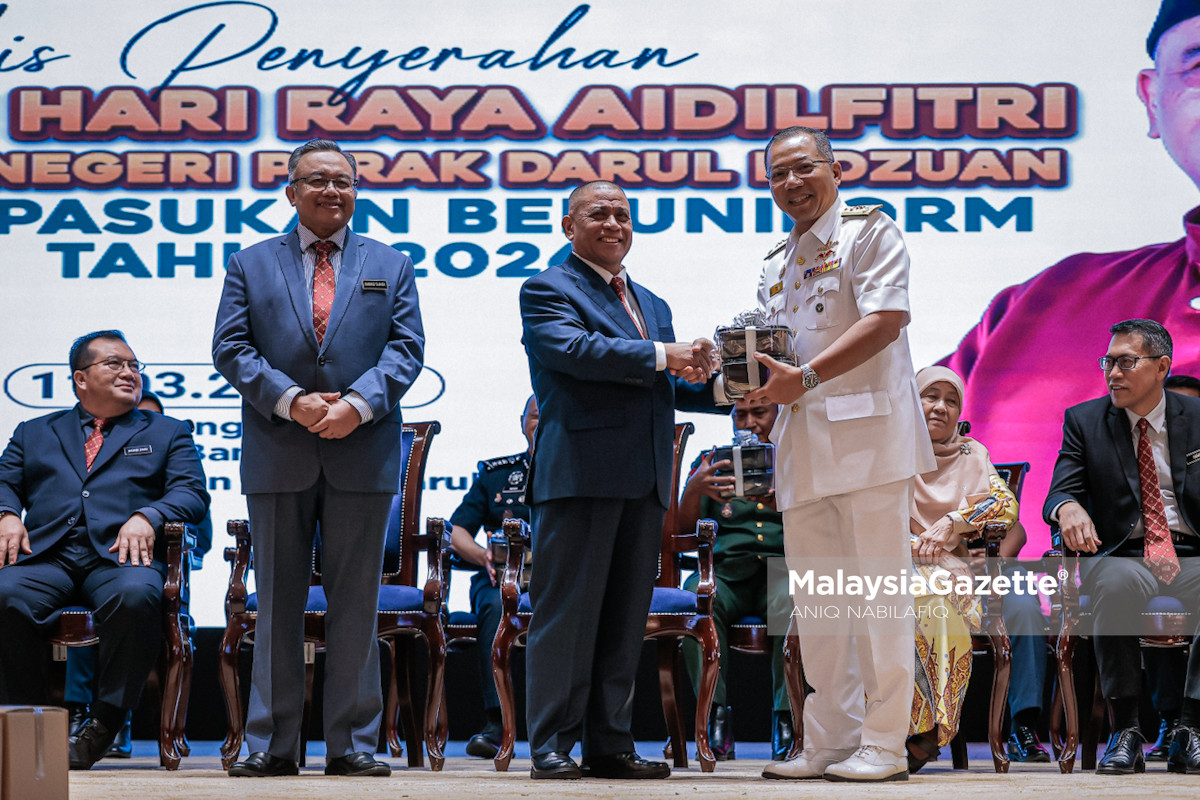 Perak sumbang 10,000 juadah Aidilfitri pasukan beruniform juadah Aidilfitri pasukan keselamatan Perak, kerajaan Perak sumbangan Aidilfitri, Saarani Mohamad juadah Aidilfitri, pasukan beruniform Perak, sumbangan Aidilfitri kerajaan negeri