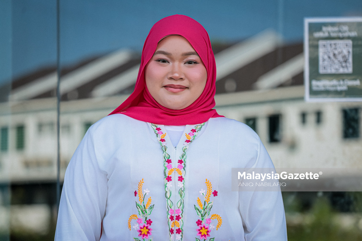 labur ratusan ringgit fotografi Aidilfitri studio Ipoh kos fotografi studio Hari Raya trend bergambar keluarga Aidilfitri studio fotografi Ipoh harga pakej potret keluarga profesional Malaysia pengalaman bergambar studio raya