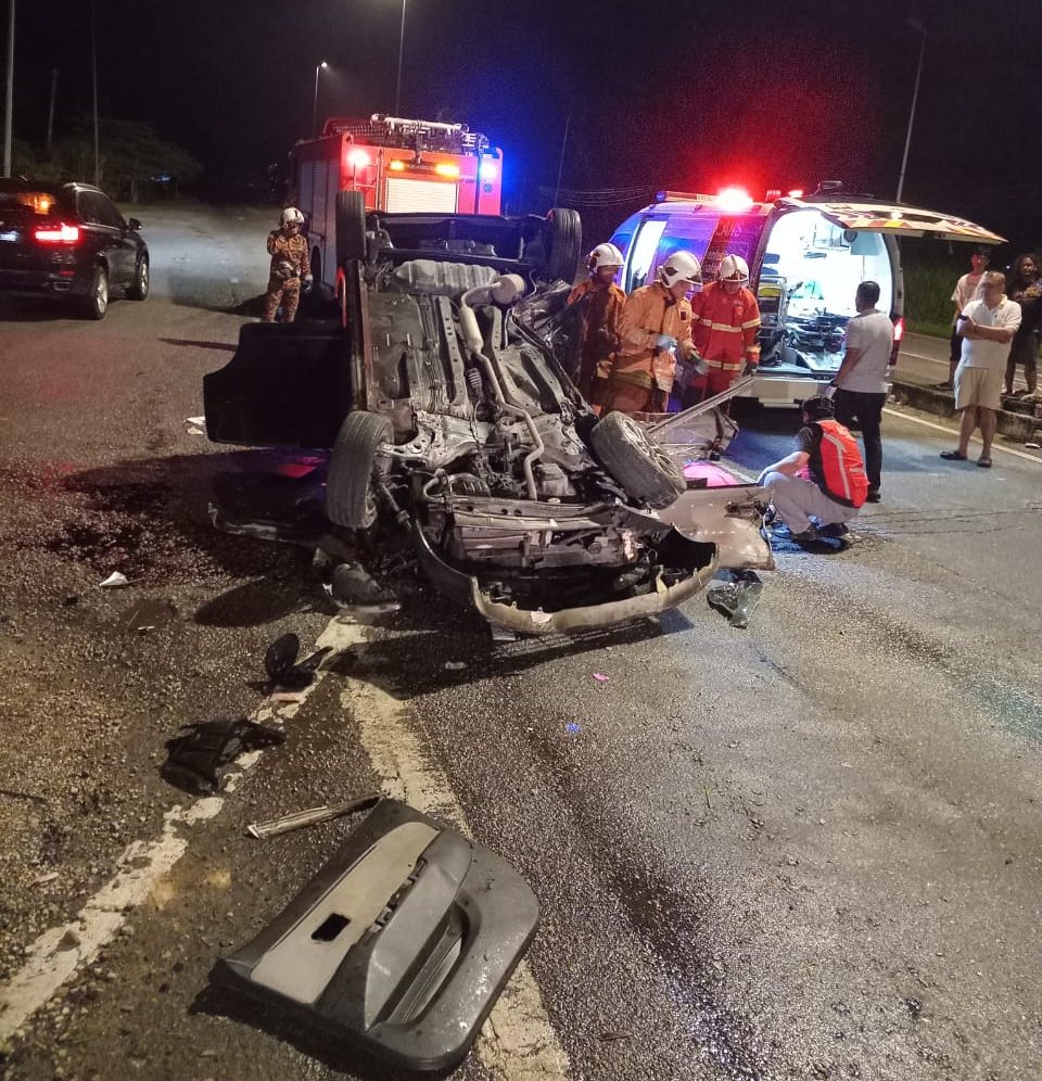 Lelaki maut kemalangan di Ayer Tawar kemalangan Perodua Myvi terbalik di Beruas nahas jalan raya awal pagi di Pekan Ayer Tawar JBPM Perak kemalangan Ayer Tawar