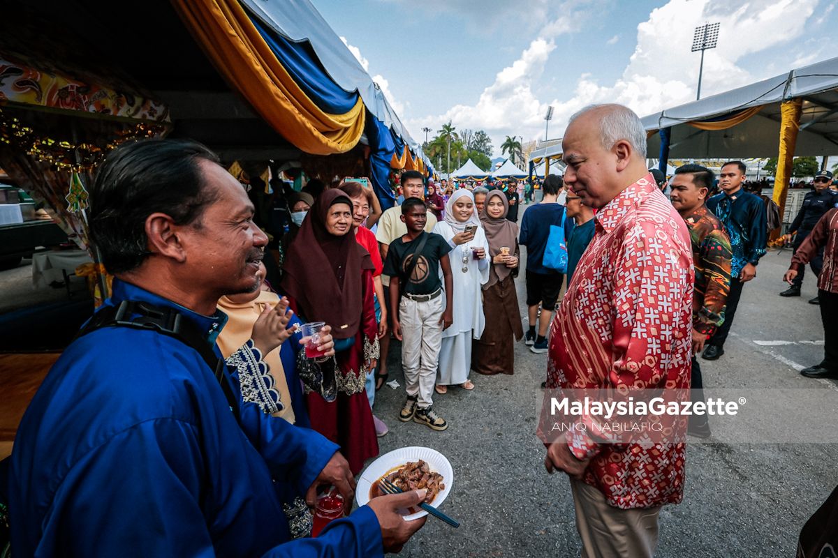 Sultan Nazrin Tuanku Zara Hari Raya Perak 2026 Majlis Hari Raya Perak Stadium Indera Mulia sambutan Aidilfitri peringkat negeri Perak Sultan Nazrin Tuanku Zara Ipoh rumah terbuka Perak 2026 sambutan Hari Raya kerajaan negeri kehadiran rakyat majlis Aidilfitri duit raya rumah kebajikan Perak