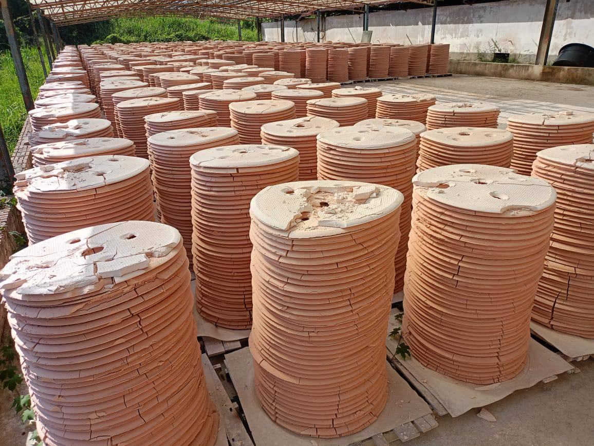 kilang kaolin haram Ipoh diserbu PGA serbuan PGA Perak, rampasan kaolin RM20 juta, kilang haram Simpang Pulai, pemprosesan mineral kaolin, operasi Op Bersepadu Khazanah