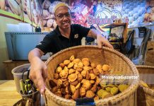 Resipi tradisi bawa `Bahulu Perak’ tembusi pasar raya besar Bahulu Perak pasaran arus perdana usahawan IKS Perak, kuih tradisional baulu Malaysia, perniagaan bahulu Ipoh, kejayaan usahawan kecil Malaysia, Bahulu Perak AEON Kinta City, industri makanan tradisional, Mohd Hazli Hussain Bahulu Perak