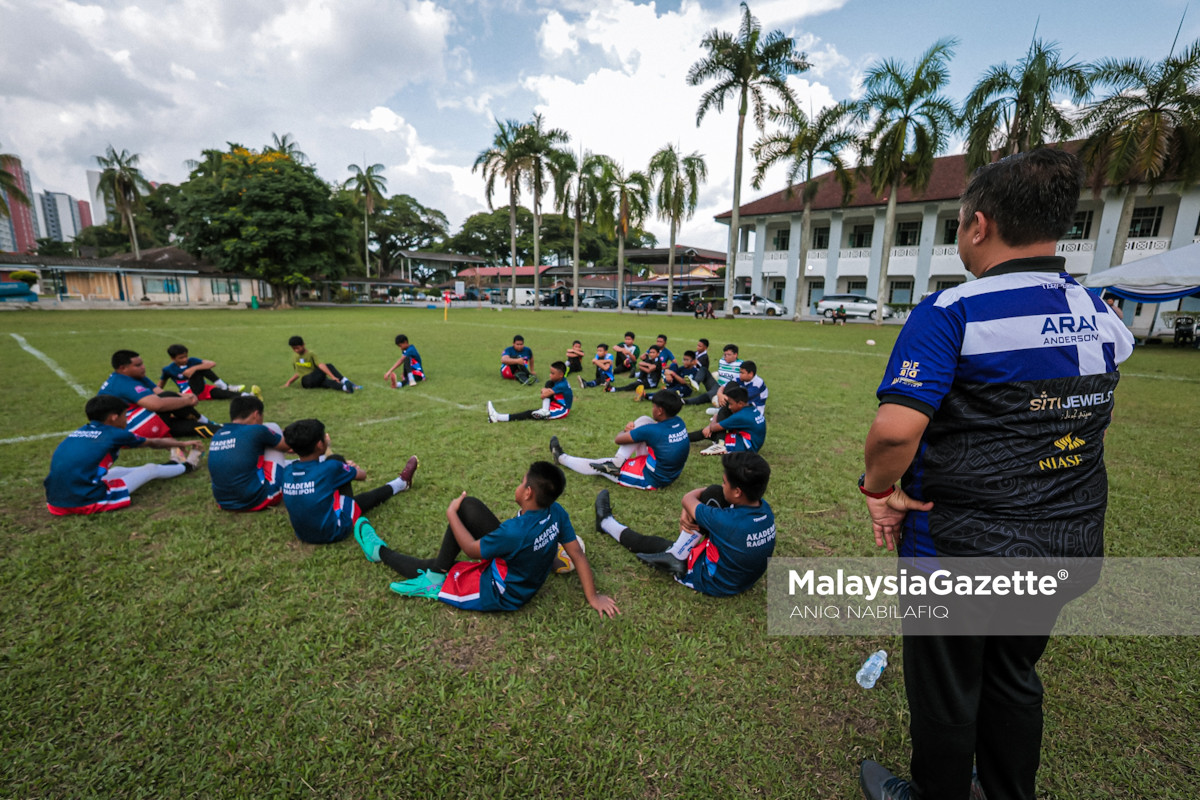 pembangunan sukan Perak sektor swasta peranan swasta dalam sukan Perak penajaan sukan negeri Perak penajaan sukan swasta Malaysia pembangunan sukan negeri Akademi Ragbi Ipoh ARAI sukan belia Perak kerjasama kerajaan dan GLC dana pembangunan sukan kos pengurusan sukan sukan akar umbi Malaysia penajaan korporat sukan