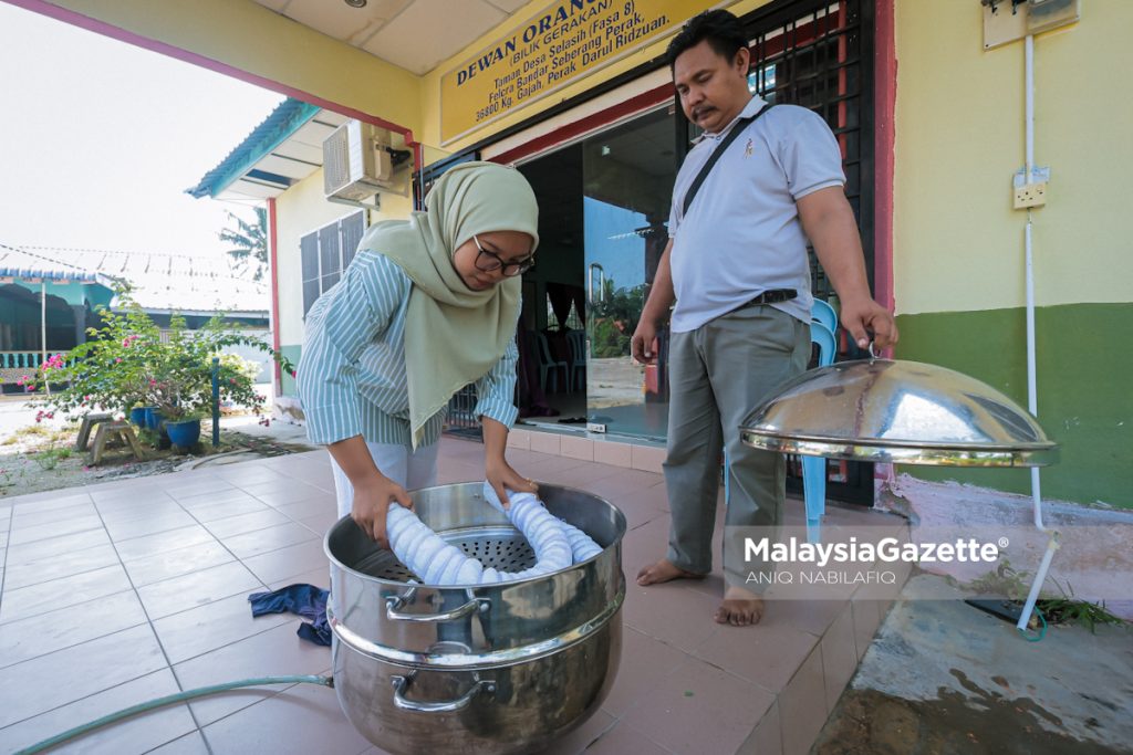 Usahawan Felcra Seberang Perak olah ‘daun‘ jadi produk kraf eksklusif