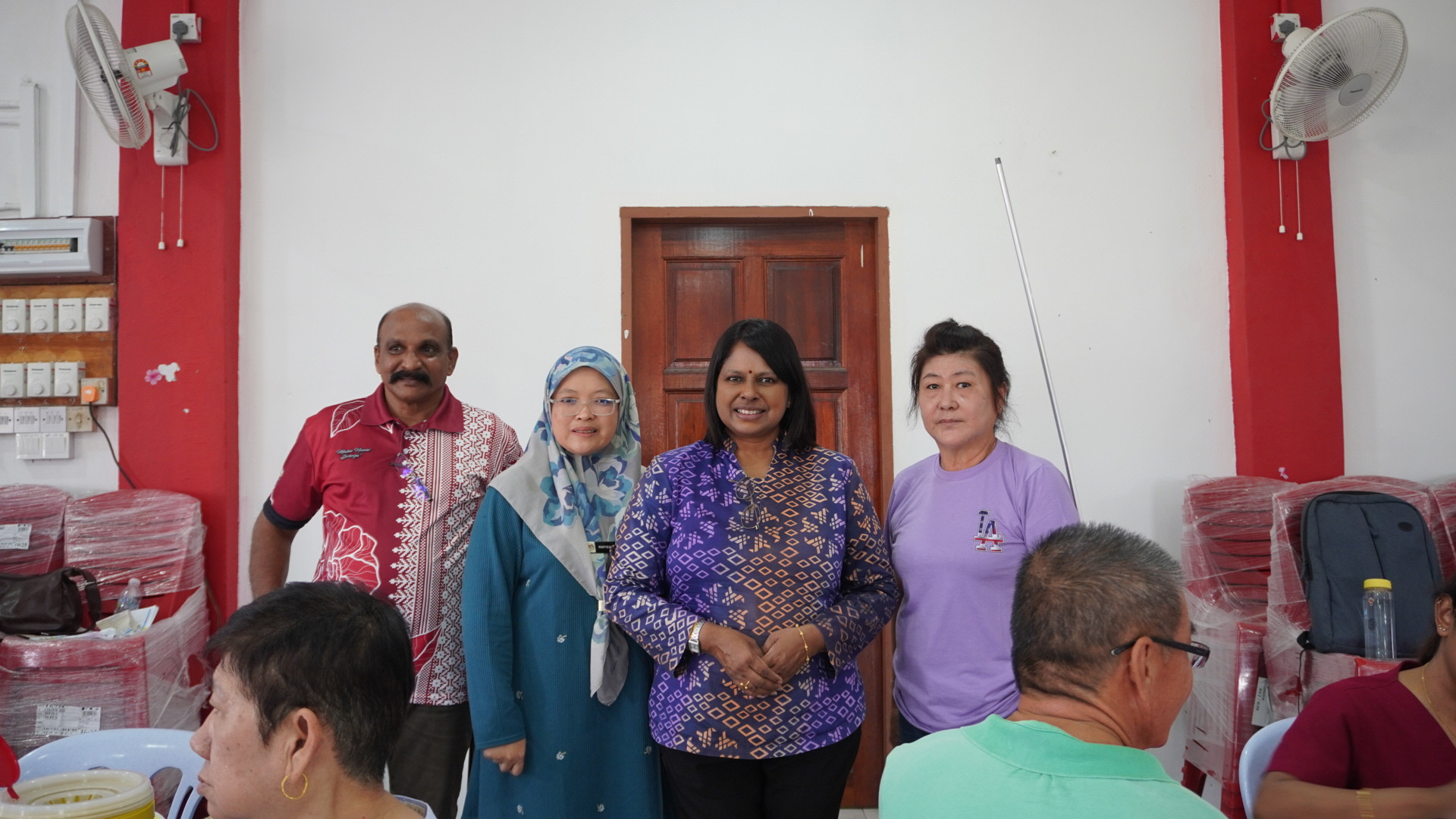 vaksin influenza percuma Malim Nawar warga emas Kampar, suntikan vaksin influenza percuma, ADUN Malim Nawar, kesihatan warga emas Perak, saringan kesihatan percuma 30 Warga Emas Terima Vaksin Influenza Percuma di Malim Nawar