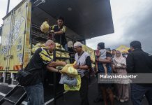 4,000 terima manfaat Jualan Sejahtera Rakyat di Kerian Antara yang menjadi tarikan pengunjung adalah jualan ayam serendah RM5 seekor pada waktu 'Happy Hour' sewaktu program itu berlangsung.