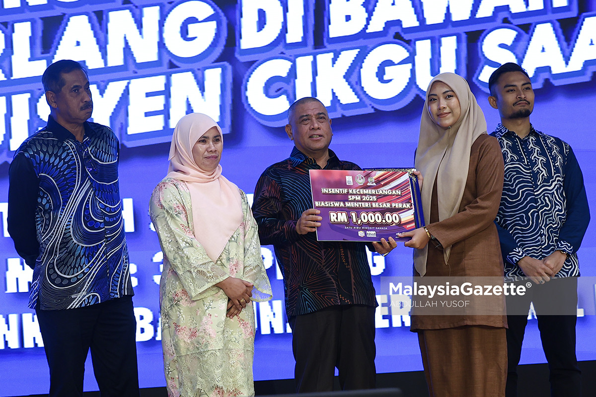 Insentif pelajar cemerlang SPM Perak Program Tuisyen Cikgu Saarani, Saarani Mohamad, Biasiswa Menteri Besar Perak, Anak Angkat Cikgu Saarani, pelajar cemerlang SPM 2025, Yayasan Perak, bantuan pendidikan Perak, insentif SPM Perak, pendidikan negeri Perak
