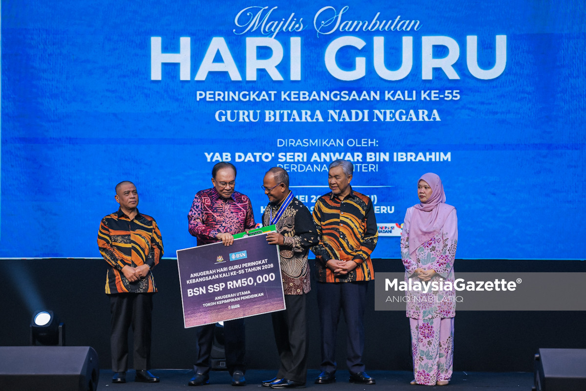 Guru Perlu Jiwa Besar dan Sabar Dalam Dunia Pendidikan, Kata Tokoh Guru Kebangsaan Alternative SEO Title: Abdul Rasid: Guru Mesti Sentuh Hati Murid, Bukan Sekadar Mengajar Silibus Focus Keyphrase: guru perlu jiwa besar dan sabar Related Keyphrases: Tokoh Guru Kebangsaan 2026, Abdul Rasid Bakar, Hari Guru Kebangsaan 2026, cabaran guru Malaysia, pendidikan Malaysia, guru SMK Tinggi Melaka, KPM pengiktirafan guru, motivasi guru, Anugerah Sekolah Terbaik Dunia