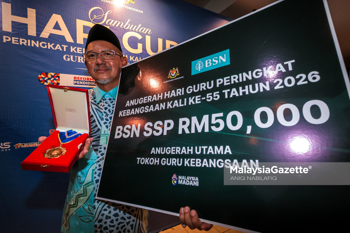 Guru Perlu Jiwa Besar dan Sabar Dalam Dunia Pendidikan, Kata Tokoh Guru Kebangsaan Alternative SEO Title: Abdul Rasid: Guru Mesti Sentuh Hati Murid, Bukan Sekadar Mengajar Silibus Focus Keyphrase: guru perlu jiwa besar dan sabar Related Keyphrases: Tokoh Guru Kebangsaan 2026, Abdul Rasid Bakar, Hari Guru Kebangsaan 2026, cabaran guru Malaysia, pendidikan Malaysia, guru SMK Tinggi Melaka, KPM pengiktirafan guru, motivasi guru, Anugerah Sekolah Terbaik Dunia