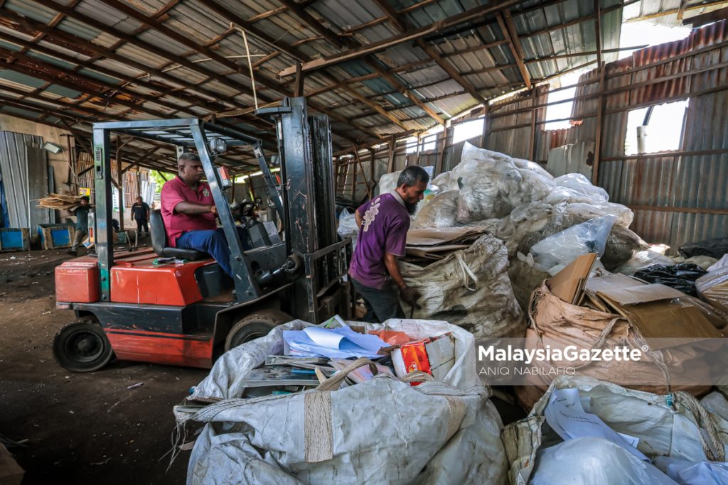 'Sampah Itu Adalah Duit’: Manjula bina rezeki keluarga melalui kitar semula