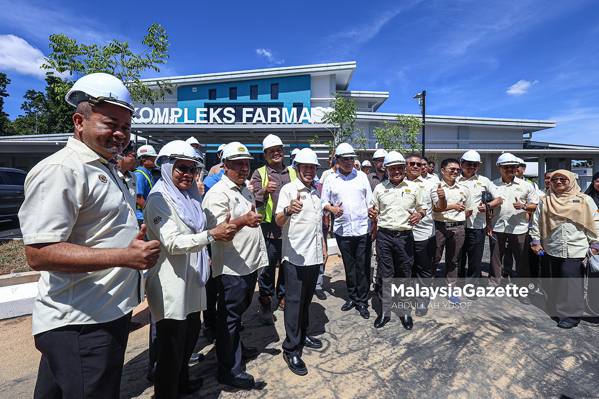 44 projek sakit JKR Related Keyphrase: projek sakit KKR, Ahmad Maslan, projek pembinaan JKR, projek sakit Malaysia, kontraktor projek kerajaan SEO Title: JKR Kesan 44 Projek Sakit Bernilai RM1.95 Bilion Meta Description: JKR mengesan 44 projek sakit bernilai RM1.95 bilion di seluruh negara dengan sektor pendidikan merekodkan jumlah tertinggi melibatkan projek KPM.