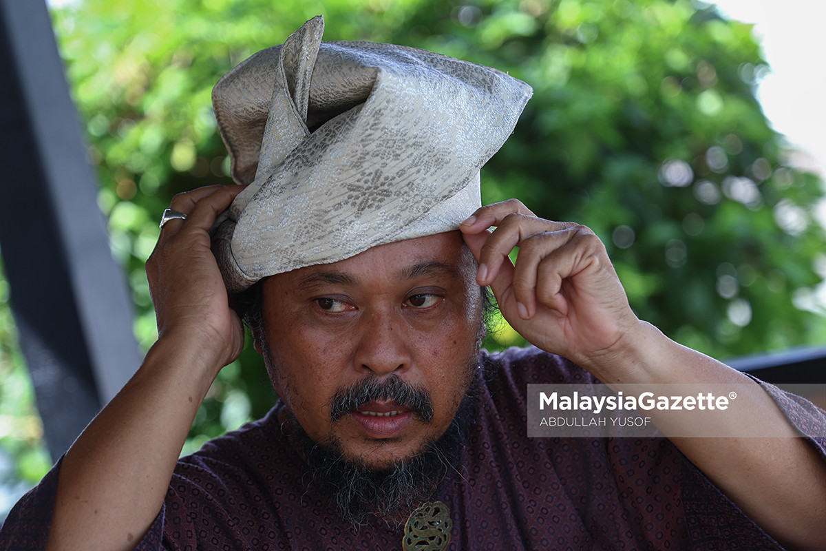 Tanjak Melayu Warisan Melayu Seni pembuatan tanjak Tanjak tradisional Identiti bangsa Melayu Budaya Melayu Perak