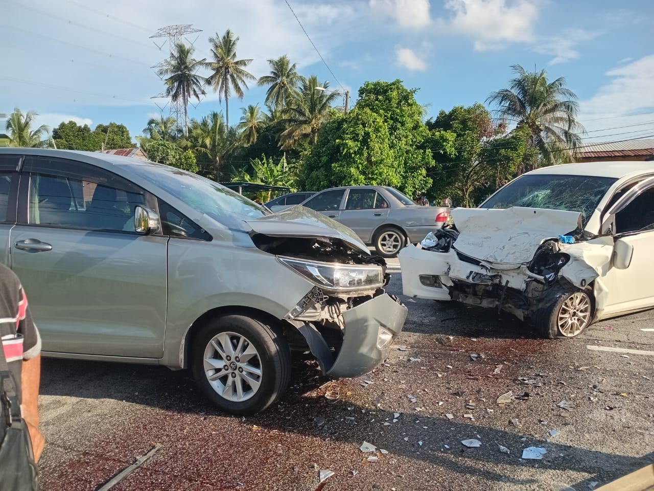 nahas dua kenderaan Bagan Serai Related Keyphrase: kemalangan Jalan Taiping, JBPM Perak Bagan Serai, Perodua Myvi kemalangan, Toyota Innova nahas, kemalangan maut Perak