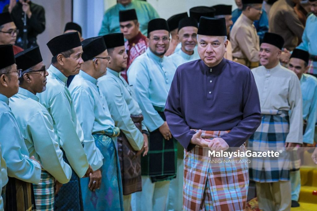 Sultan Nazrin berkenan rasmi Masjid Al-Muhajirin, sertai takbir Aidiladha