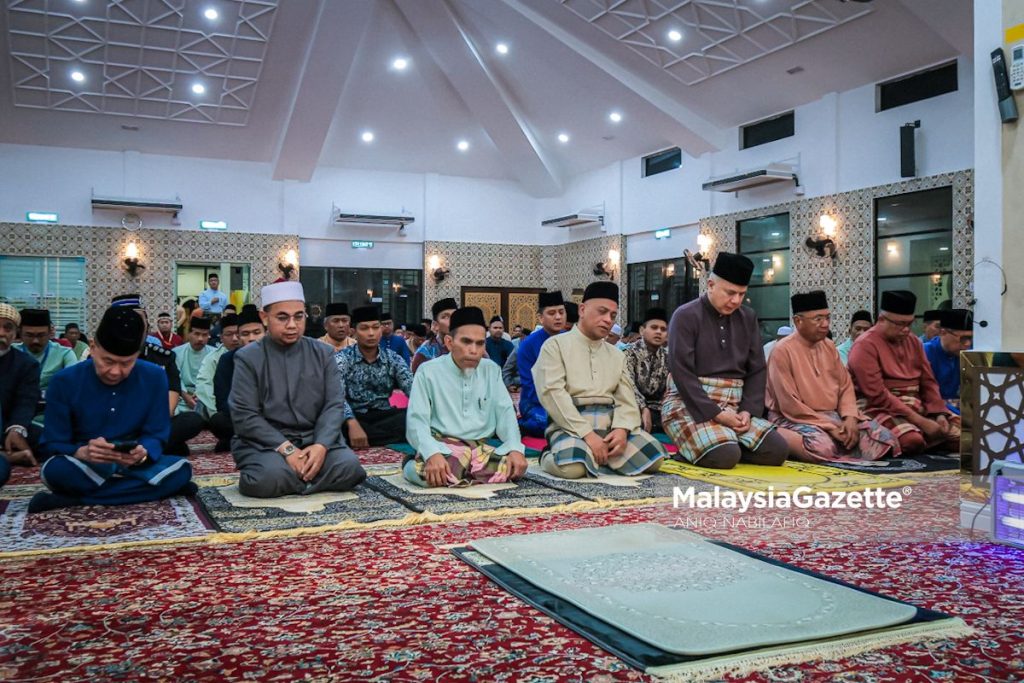 Sultan Nazrin berkenan rasmi Masjid Al-Muhajirin, sertai takbir Aidiladha