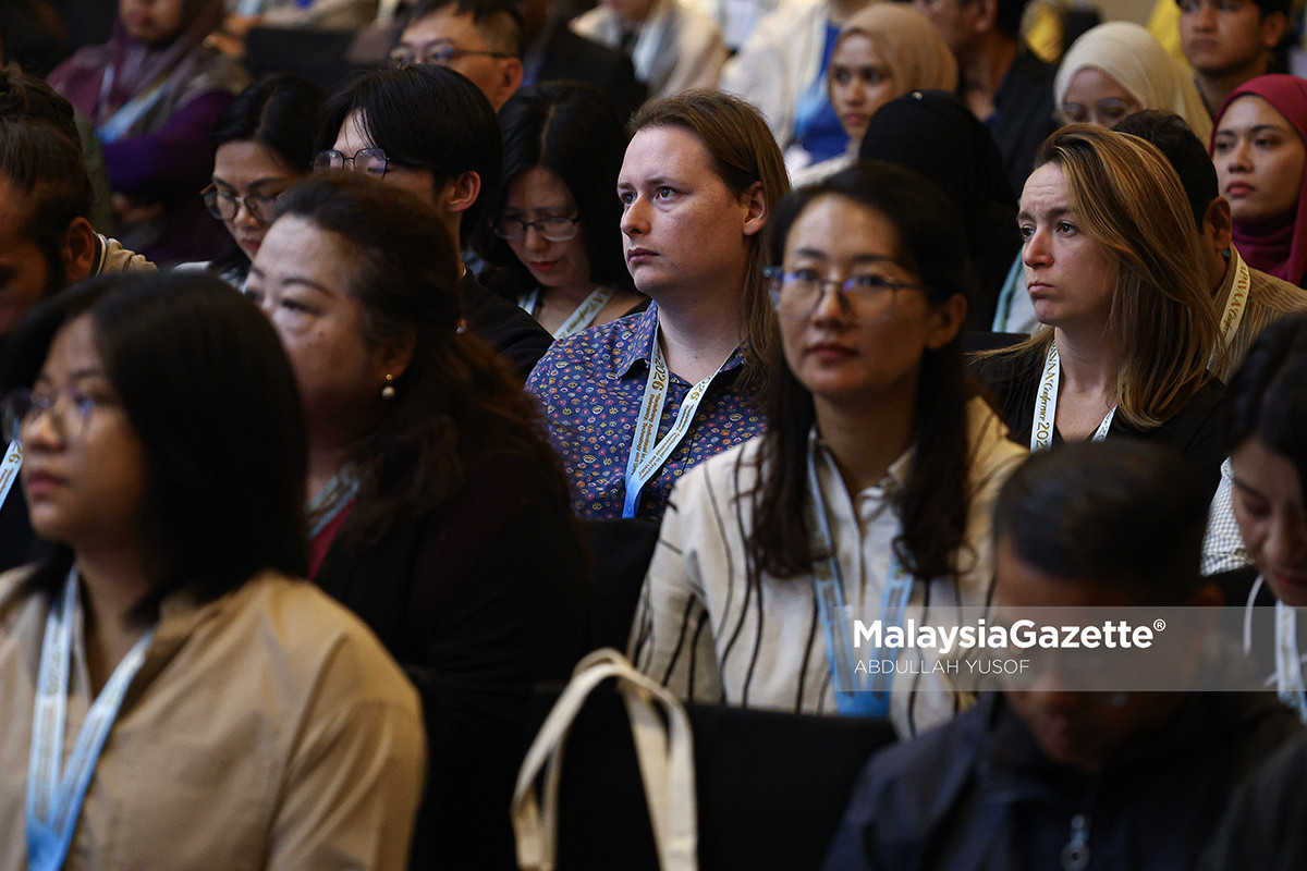 AI dalam pengurusan arkib negara kecerdasan buatan (AI) pengurusan arkib Arkib Negara Malaysia arkib audiovisual pendigitalan pemeliharaan warisan negara teknologi AI bahan sejarahkecerdasan buatan AI, Arkib Negara Malaysia, arkib audiovisual, pemeliharaan warisan negara, Aaron Ago Dagang, pendigitalan arkib, teknologi AI, SEAPAVAA 2026, digitalisasi arkib, warisan sejarah Malaysia