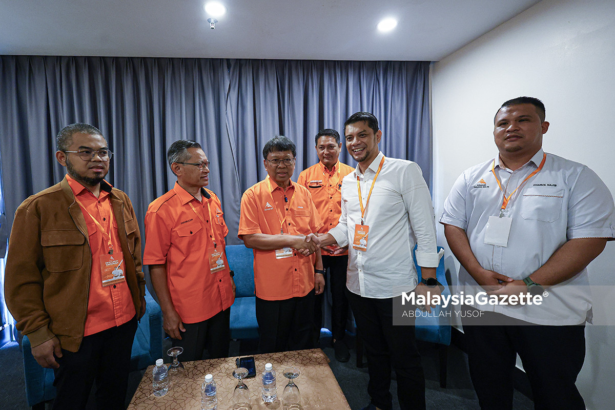 Hasnul Zulkarnain kembali Amanah Hasnul Zulkarnain sertai semula Amanah Hasnul Zulkarnain kembali bersama Amanah Hasnul Zulkarnain hargai peluang kedua bekas ADUN Titi Serong kembali Amanah keahlian Hasnul Zulkarnain diluluskan Amanah Hasnul Zulkarnain terima semula Amanah Bekas ADUN Titi Serong kembali sertai Amanah Hasnul Zulkarnain tidak mahu bertanding PRU16 Amanah lulus permohonan keahlian Hasnul Hasnul Zulkarnain mahu perkukuh PH Perak