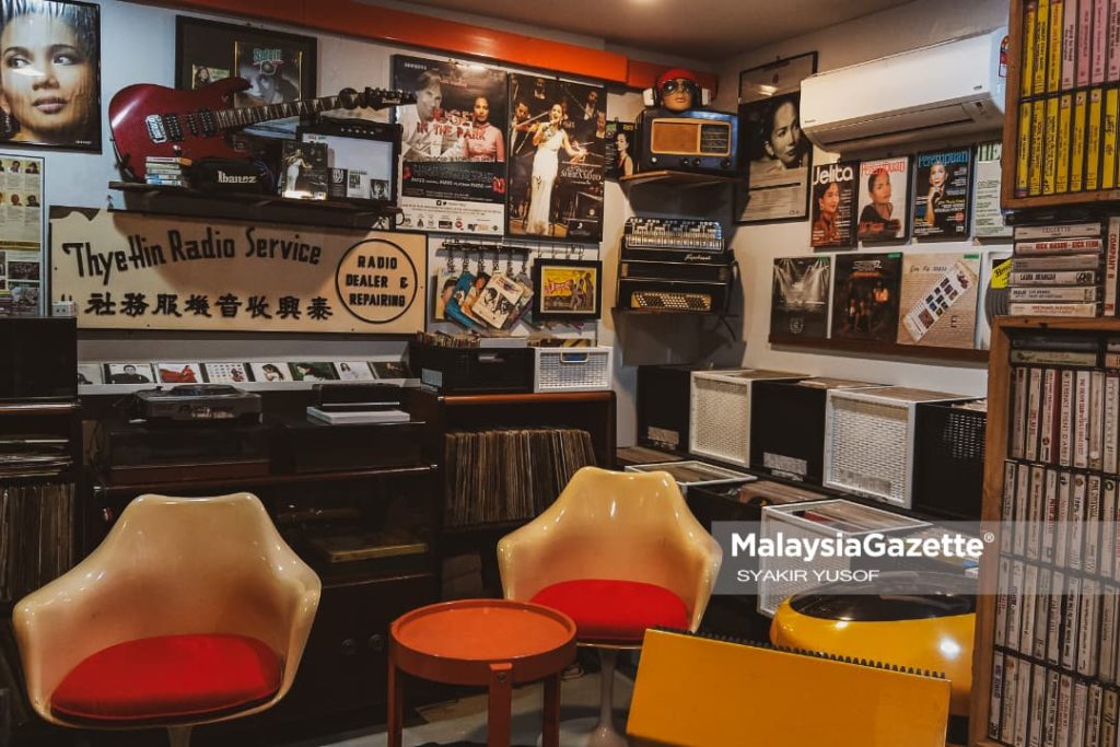 Khidmat baik pulih barangan antik jadi keunikan Vintage Ipoh Gallery
