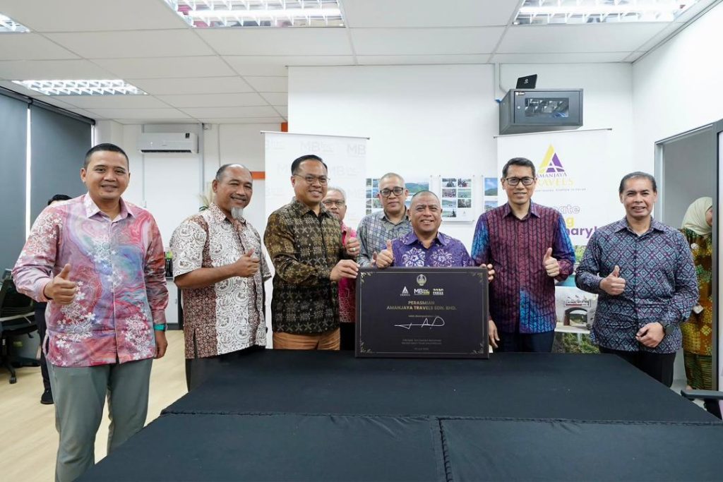 MB Inc lancar Butik Cura Batik, Amanjaya Travels perkasa warisan, pelancongan Perak