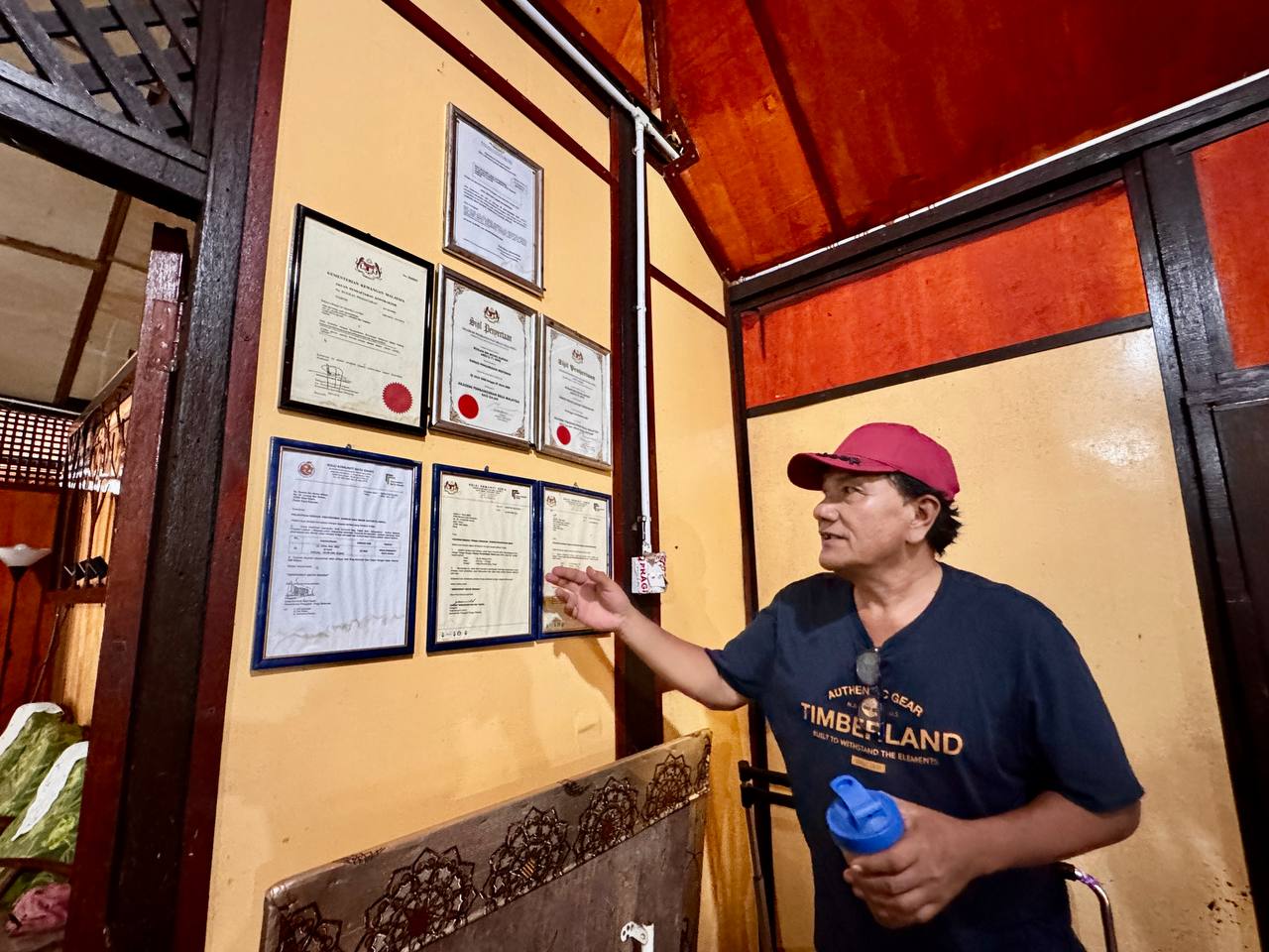 Bekas pensyarah muzik cantikkan rumah pusaka kampar kampung kota bharu Rumah pusaka 125 tahun di Gopeng Seni pertukangan kayu rumah pusaka Bekas pensyarah muzik Gopeng Kos baik pulih rumah pusaka RM45,000 Rumah kayu tradisional Perak Rumah pusaka keluarga dicantikkan semula