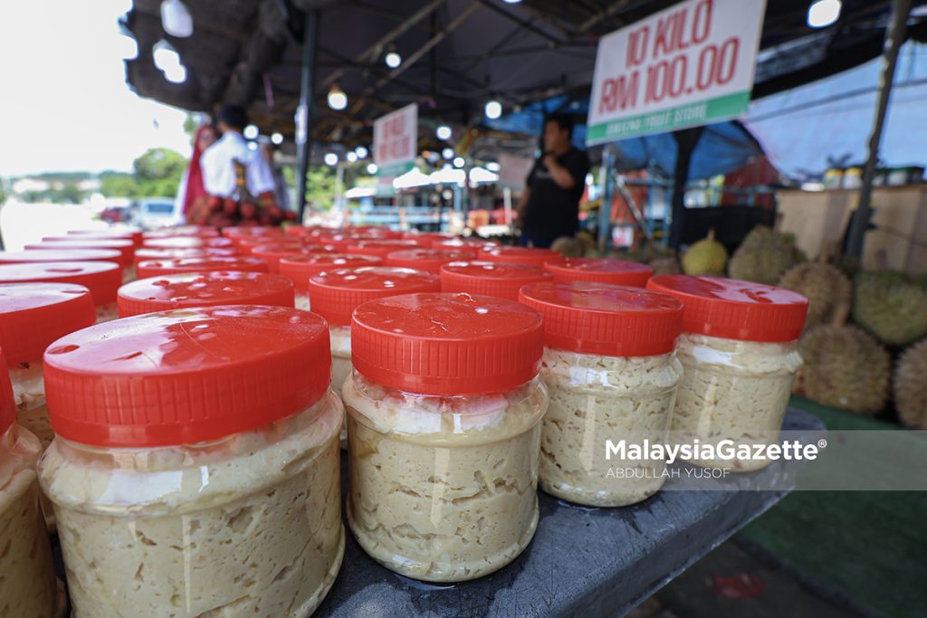 Isu lambakan durian: Duri Hitam, Musang King dijual pada 'harga marhaen'