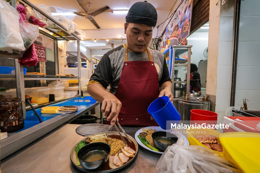 Dari pisang goreng tepi jalan ke kedai makan, TVET ubah nasib Azabillah