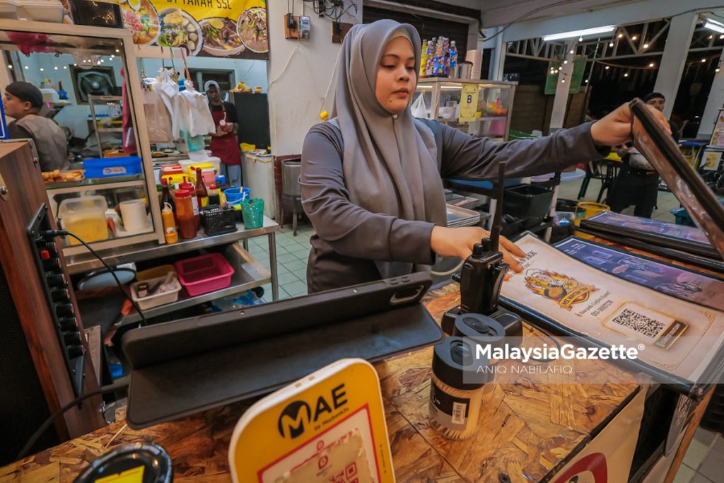 Dari pisang goreng tepi jalan ke kedai makan, TVET ubah nasib Azabillah